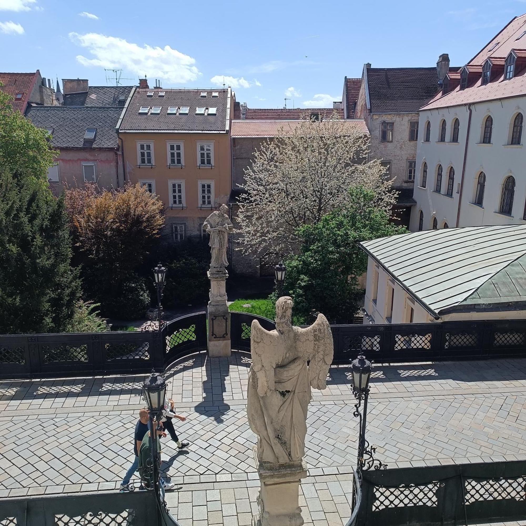 Krasny Byt S Vyhladmi V Historickom Centre Bratislava Eksteriør bilde